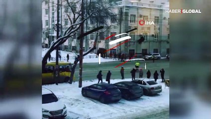 Rusya sokaklarında kaçak filler