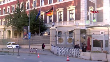Merkel alman başkonsolosluğuna geldi