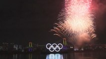 Encienden unos enormes aros olímpicos seis meses antes de que empiecen los JJOO