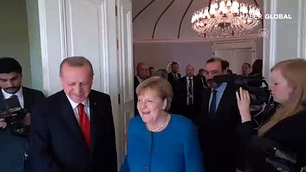 Erdoğan ile Merkel görüşmesi başladı
