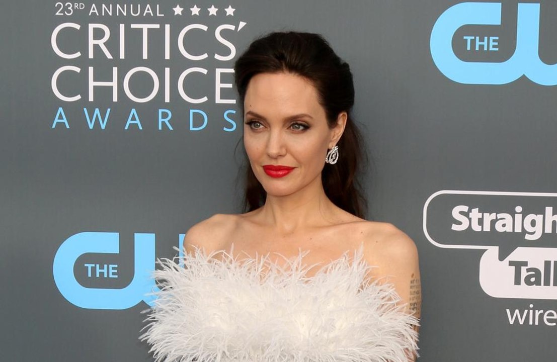 Angelina Jolie produce un programma per ragazzi