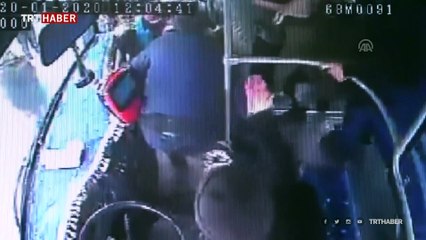Otobüs şoförü kalp krizi geçiren yolcuyu hastaneye yetiştirdi