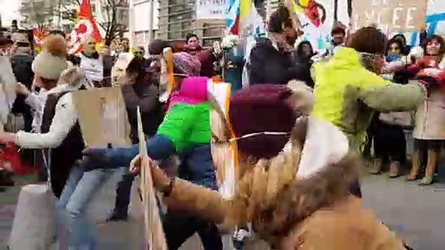 Les profs devant l'inspection academique a Annecy