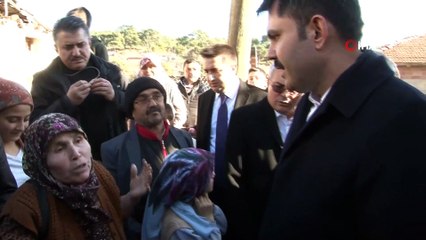 Bakan Kurum depremde hasar gören mahalleleri gezdi