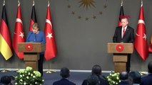 Erdoğan ile merkel ortak basın toplantısı