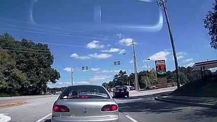 Idiotik Car Drivers in Russia