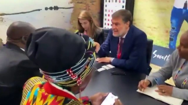 Ábalos admite ahora un saludo forzado con Delcy Rodríguez