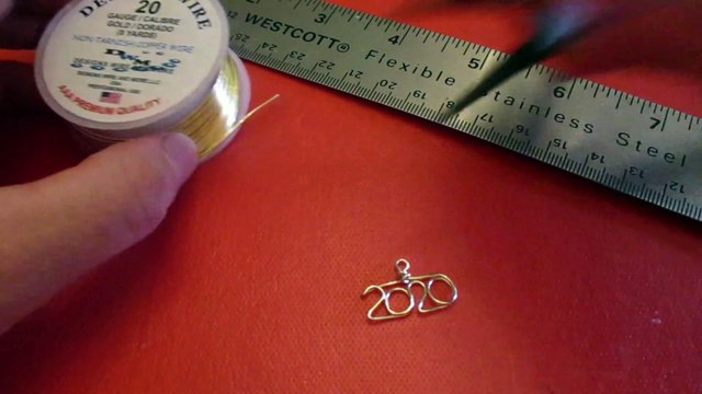 Aretes de Alambre del 2020 para el Año Nuevo