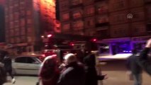 Elazığ Sivrice merkezli deprem - İstasyon Caddesi'nde binanın çatısında yangın