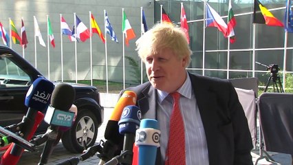 Johnson firma el acuerdo del Brexit y habla de "un nuevo capítulo"