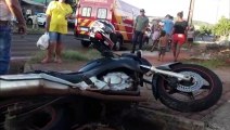 Batida de trânsito deixa motociclista ferido no Bairro Tarumã