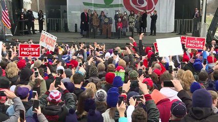 Trump participa en marcha antiaborto mientras los demócratas concluyen caso de su juicio