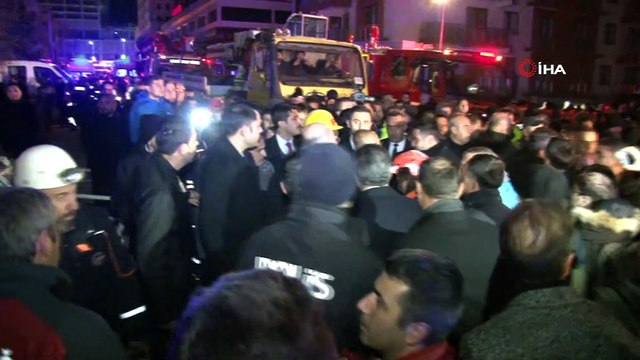 Sağlık Bakanı Koca Çevre ve Şehircilik Bakanı Kurum ve İçişleri Bakanı Soylu enkaz bölgelerinde incelemelerde bulundu