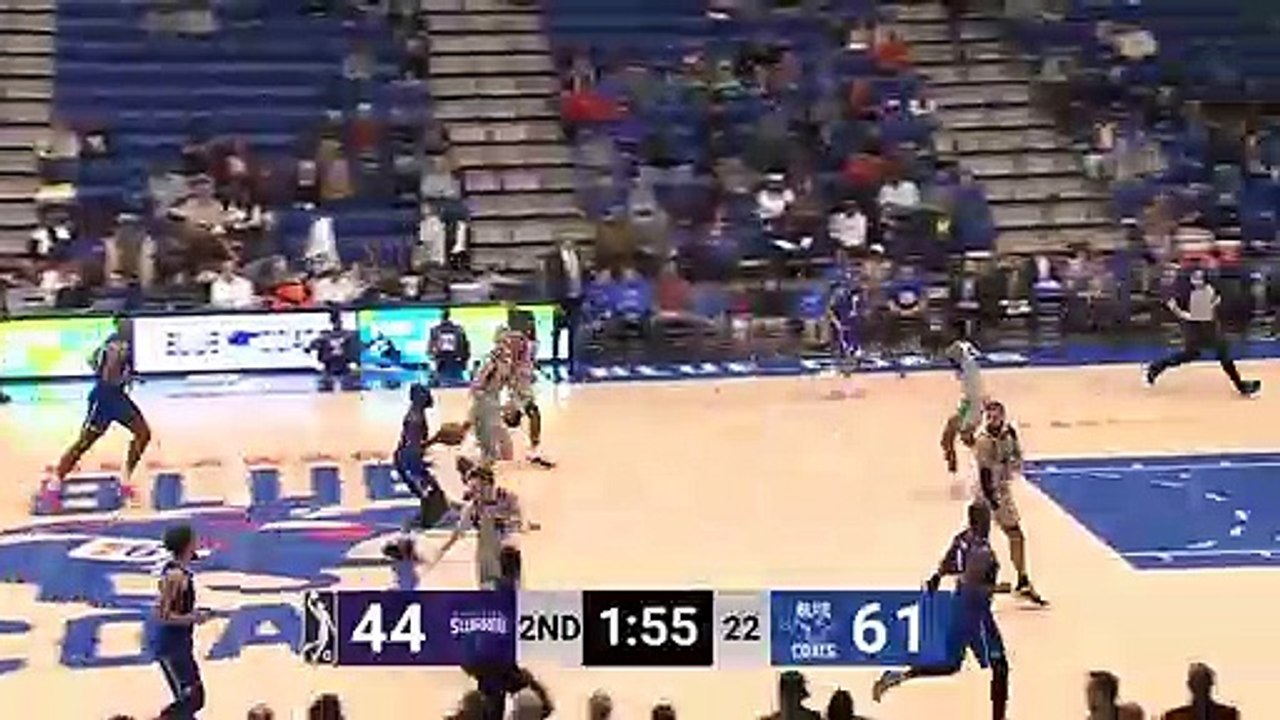 Marial Shayok slams home the alley-oop