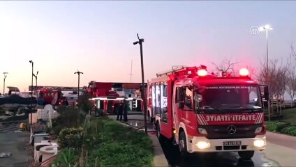 Kartal Dragos'ta tekneler cayır cayır yandı