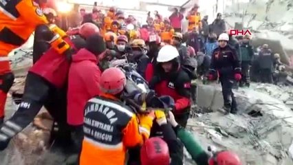 Elazığ'da bir kişi daha enkazdan kurtarıldı