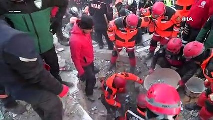 Depremin ardından | Her şey bir canı kurtarmak için