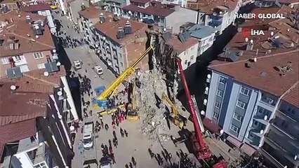 Depremde enkaz altındaki vatandaşın çığlığı 112'ye böyle yansıdı