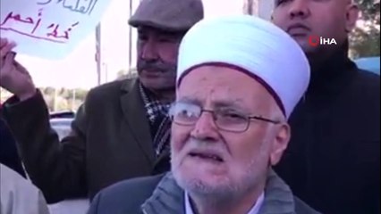 - Mescid-i Aksa’ya girişi yasaklanan Şeyh İkrime Sabri, İsrail’i protesto etti