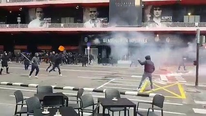 Altercados en Mestalla con radicales del FC Barcelona