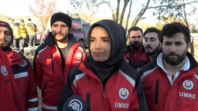 Azize Çelik ile telefonla görüşen UMKE gönüllüsü Emine Kuştepe olayı anlattı (3)