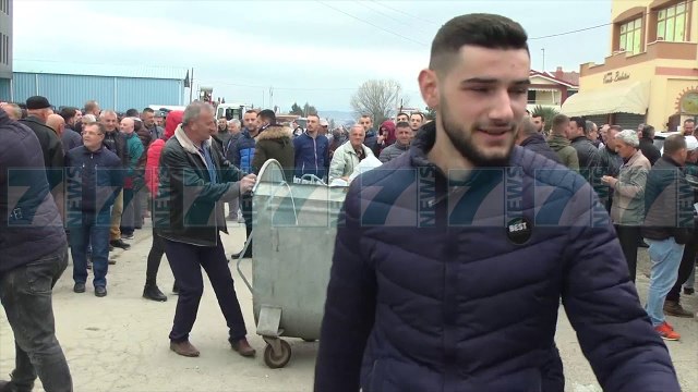BANORET E RRASHBULLIT PROTESTE PER RRUGEN E AMORTIZUAR - News, Lajme - Kanali 7