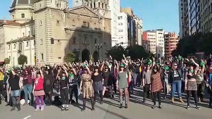 'Un violador nel to camín', la versión en asturiano del himno feminista