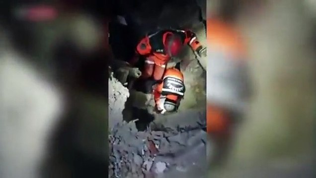 Bir sevindiren haber daha: O anne ve kucağındaki çocuk kurtarıldı