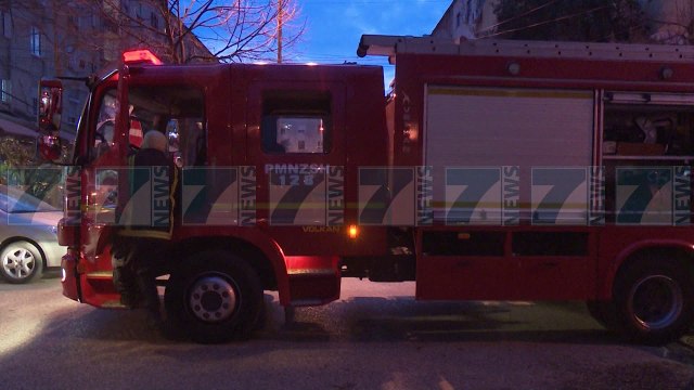 ZJARR NE PIKEN E SHITJES SE GAZIT NE TIRANE - News, Lajme - Kanali 7