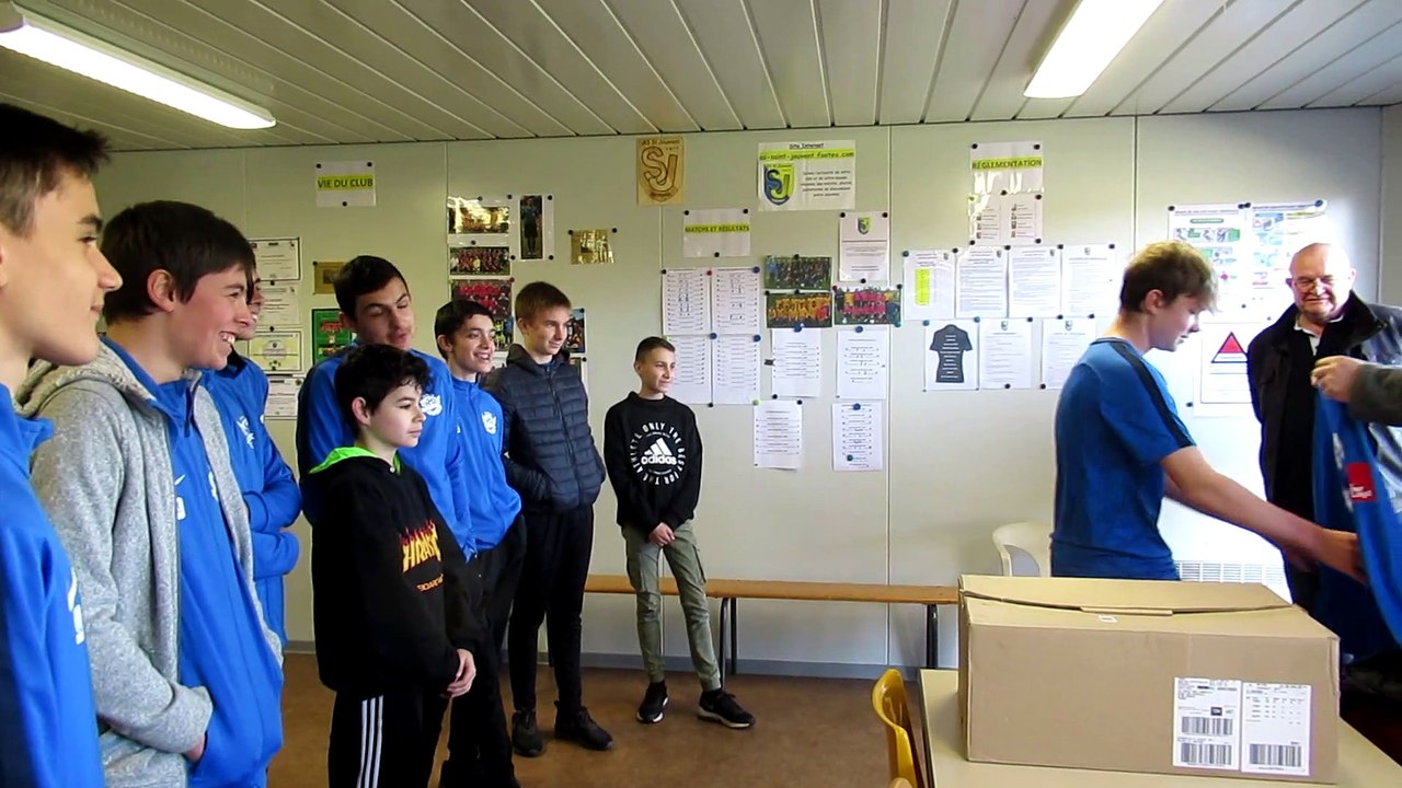 Discours du président Jérôme CLAUS remise des maillots des U15