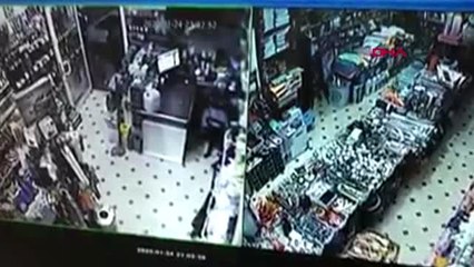 Deprem anı güvenlik kamerasında