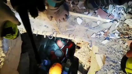 2,5 yaşındaki kız çocuğu 24 saat sonra kurtarıldı