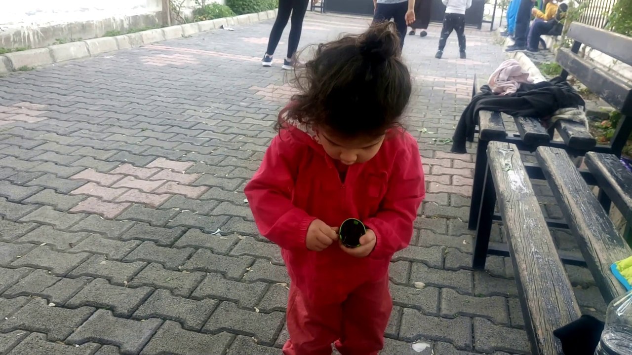 En Sevdiğimiz Kurmalı Oyuncaklarımızı Bahçeye Çıkardık / Eğlenceli Çocuk Videosu