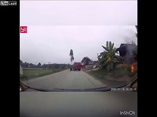 Oubli du frein sur le camion : il s'en va seul sur la route !