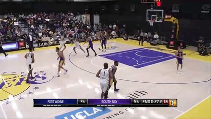 Daxter Miles Jr. skies for the big oop