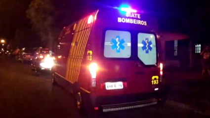 Moto bate na traseira de caminhonete no Bairro Santa Felicidade