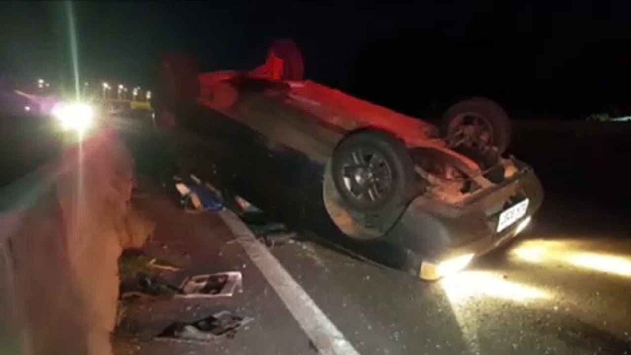 Capotamento é registrado na PRC-467, em Cascavel