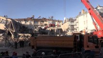 Elazığ'daki deprem - Sürsürü Mahallesi'nde arama kurtarma çalışmaları sürüyor (3)