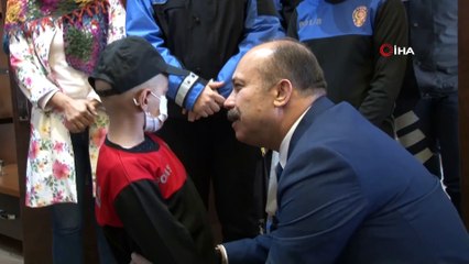Emniyet müdürü iki çocuğun hayalini gerçekleştirdi