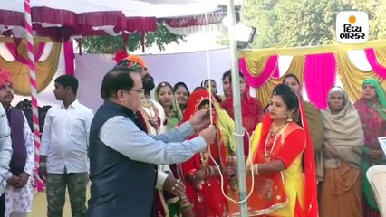 રાજકોટમાં નવદંપતિએ પ્રભુતામાં પગલા માંડતા પહેલા રાષ્ટ્રધ્વજ ફરકાવી સલામી આપી, મા ભારતીની પૂજા કરી