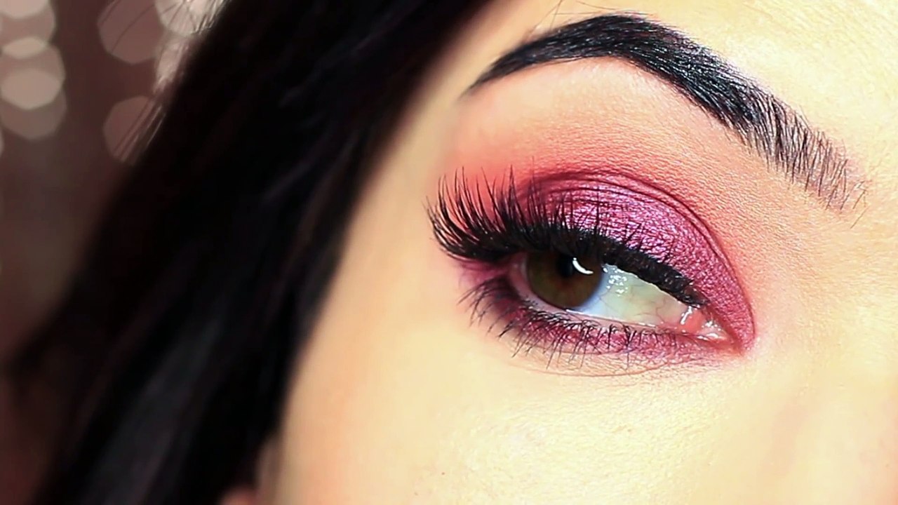 Eye_Makeup_Tutorial_Using_One_matte_and_One_metallic_how_to_apply_Eyeshadow