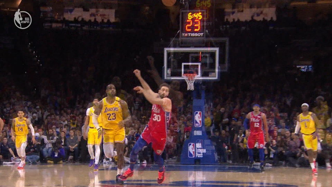 Alex Caruso and LeBron combine for breathtaking slam