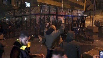 تجدد المواجهات في بيروت في اليوم المئة من الحركة الاحتجاجية