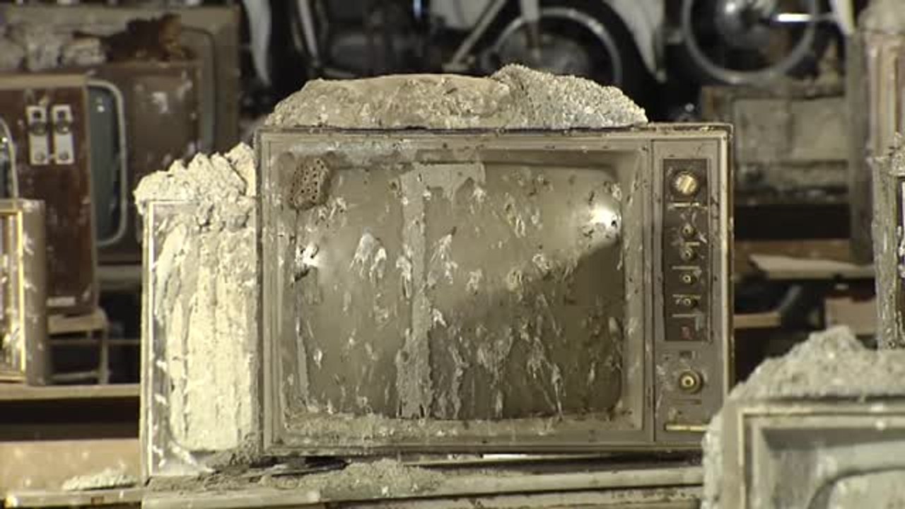 El arte más rompedor sorprende a los visitantes en el Museo Vostell Malpartida