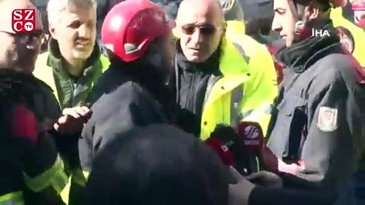Kurtarma çalışmalarını anlatan itfaiye eri gözyaşlarını tutamadı