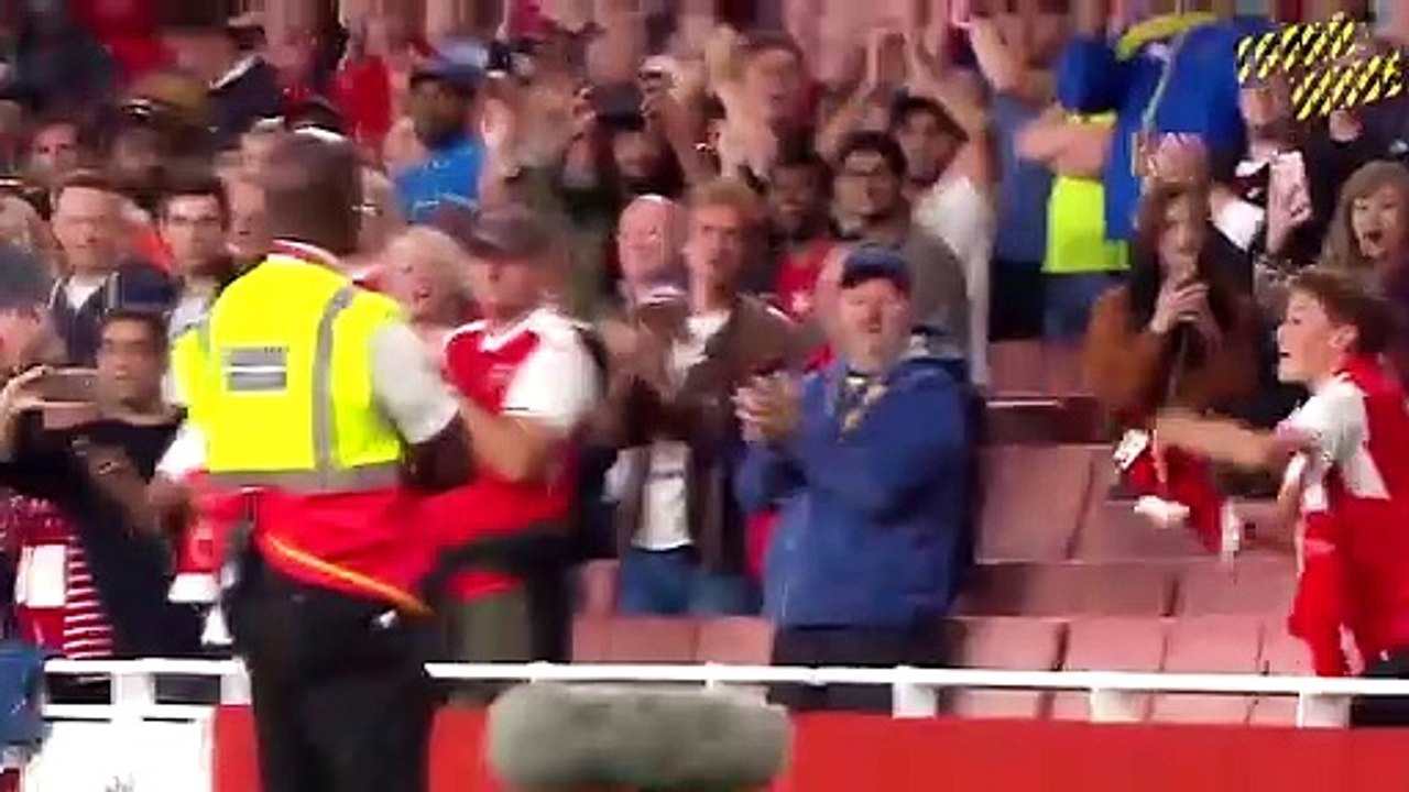 20 BEAUTIFUL MOMENTS OF RESPECT IN FOOTBALL