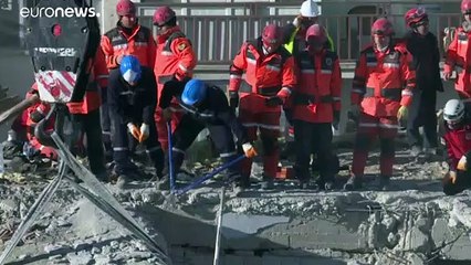 Tremblement de terre en Turquie : le bilan s'alourdit, 35 morts