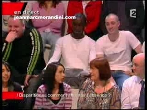 Dispute entre 3 jeunes en direct chez delarue