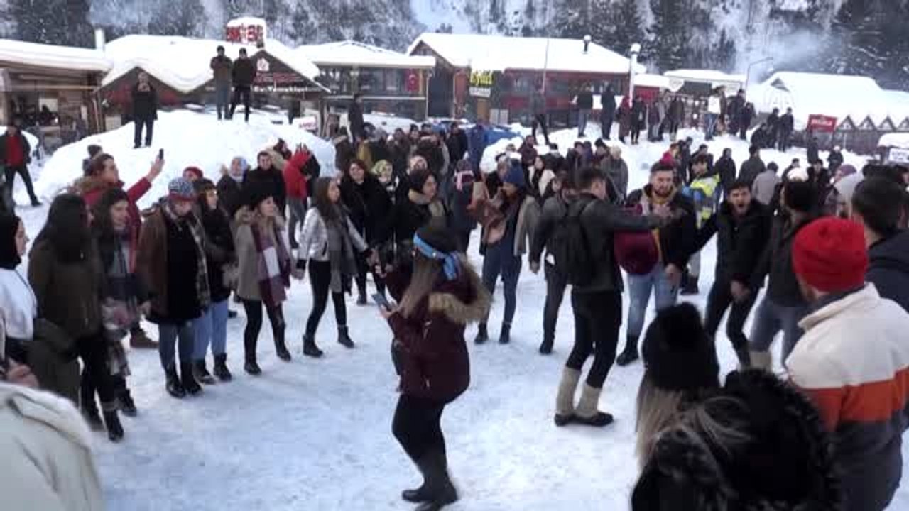 Rize'de "Çamlıhemşin Ayder Kardan Adam Şenliği"