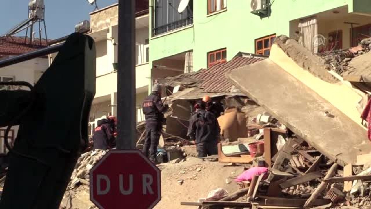 Bakanlar Soylu, Koca ve Kurum, deprem bölgesinde incelemelerde bulundu